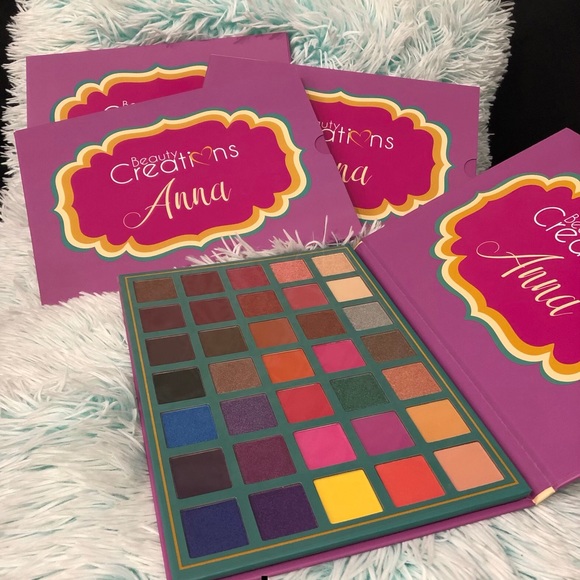 Makeup - Picture 1 of 1